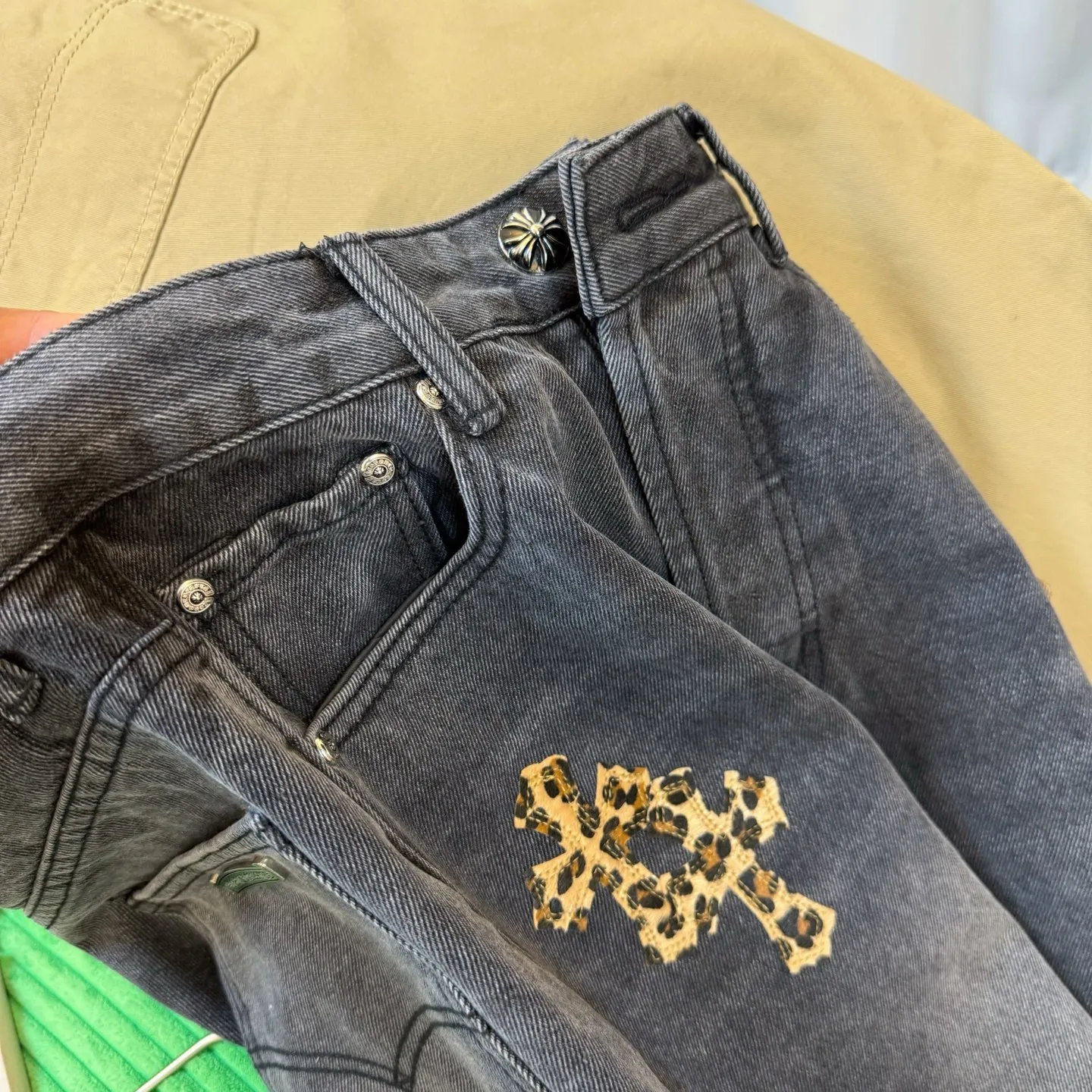 P260 model number: D317 Chrome Hearts gray striped jeans SIZE #28 30 32 34